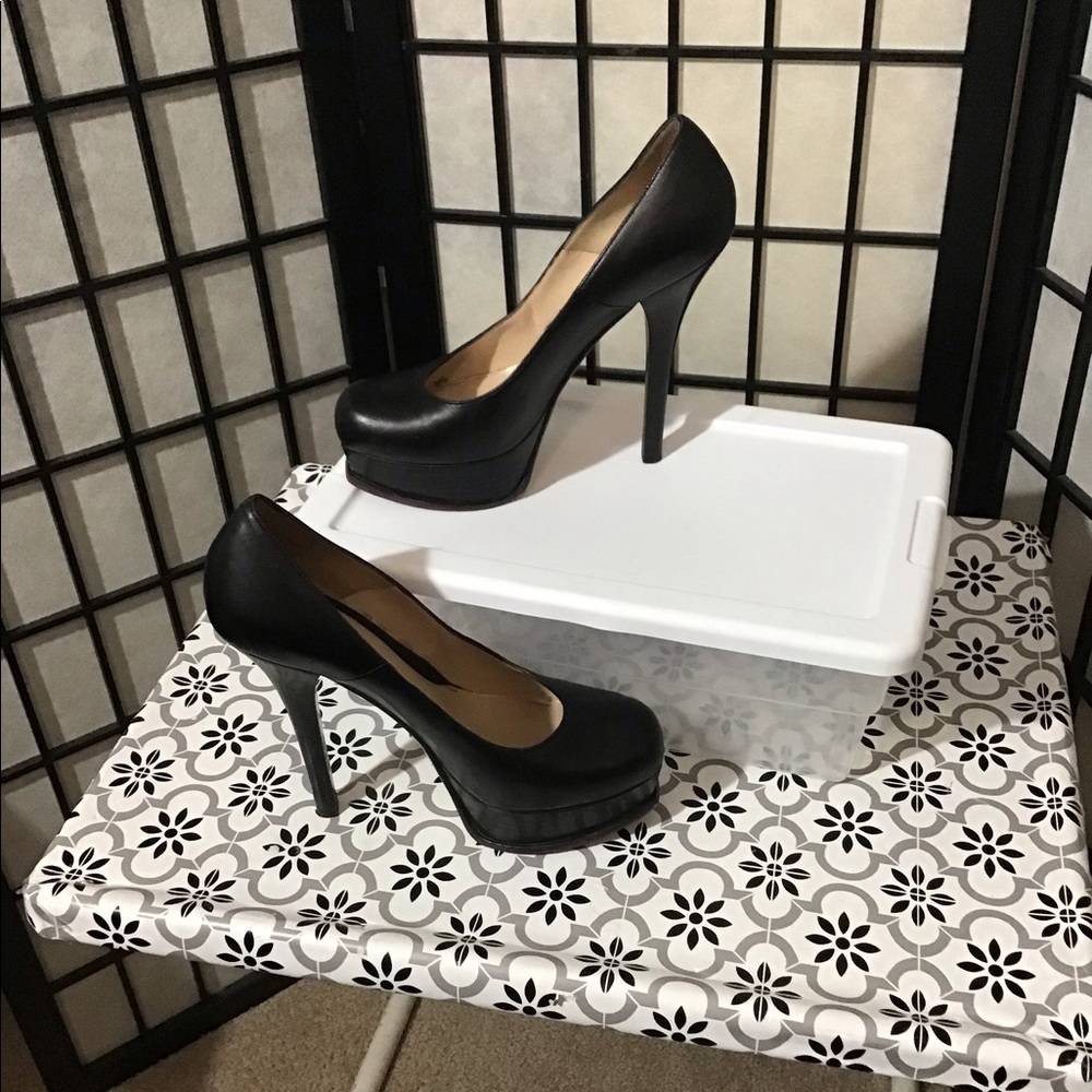 Fendi
Fendi Black Leather Fendista Platform Pumps - Picture 3 of 6